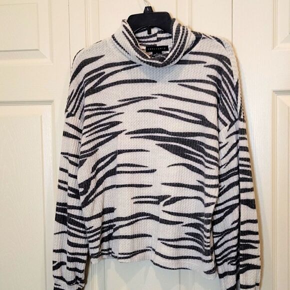 SANCTUARY Zebra Print Sweater Size Small - Picture 1 of 7